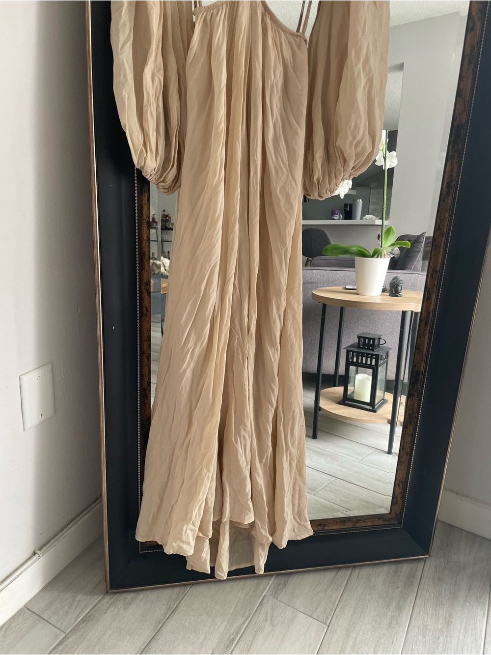 Indah Julie Smocked Long Sleeve Maxi Palmonio - Picture 5 of 9